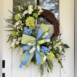 Elegant Hydrangea Wreath